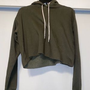 Olive hoodie cropped